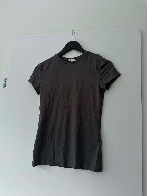 H&M stuttermabolur