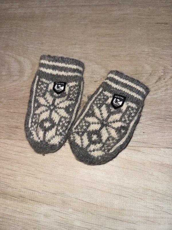 Hestra ungbarna vettlingar
