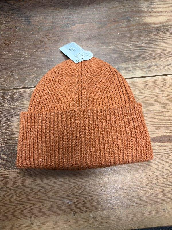 Húfa appelsínugul