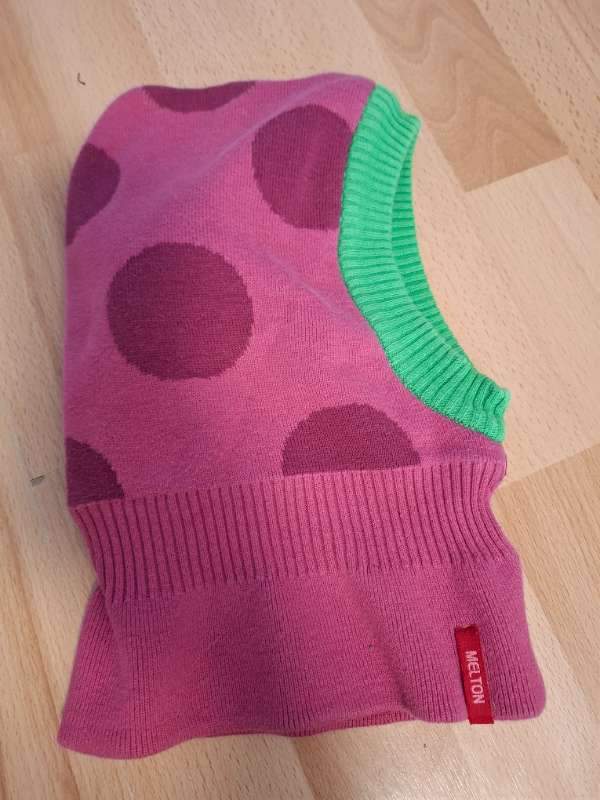 Húfa fjólublá