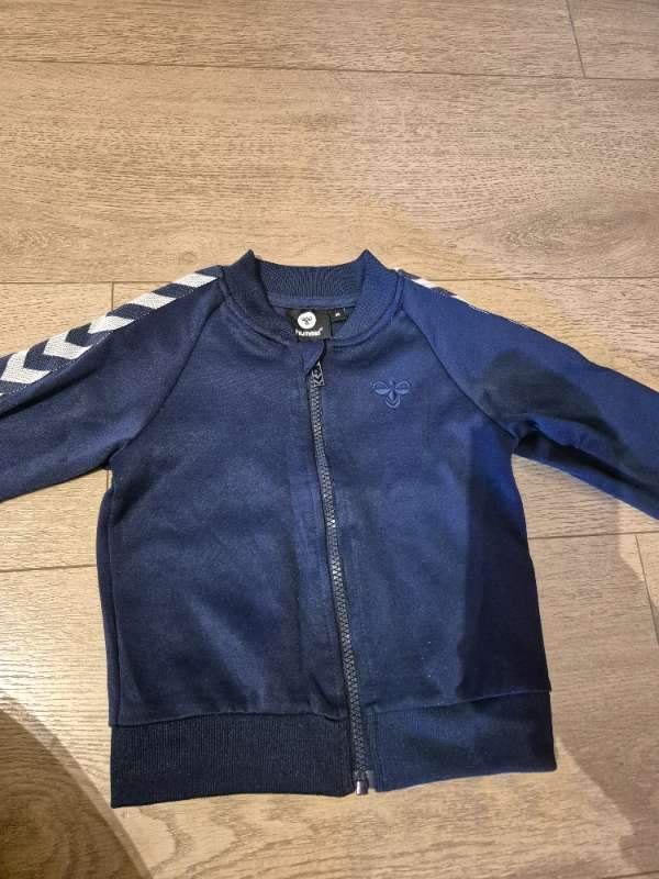 Hummel peysa