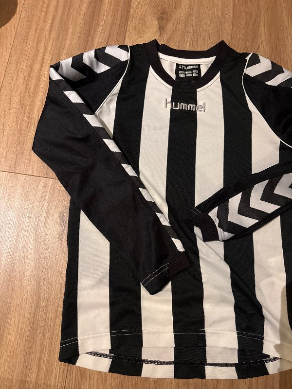 Hummel peysa svört og hvit
