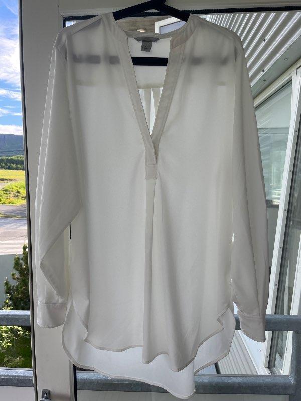 Hvít H&M skyrta