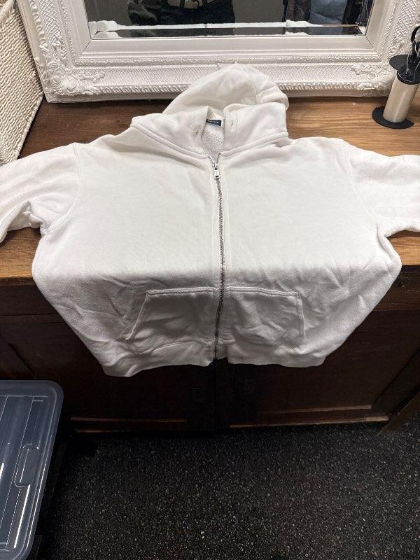 Hvít hettupeysa Brandy Melville