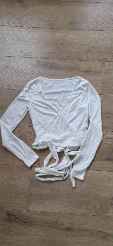 Hvítur wrap bolur