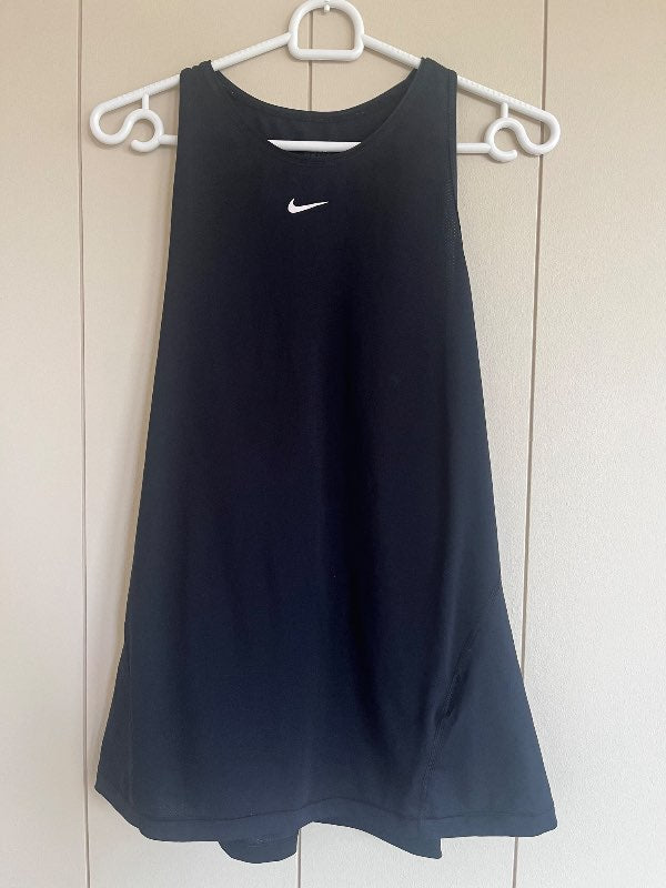 Nike M