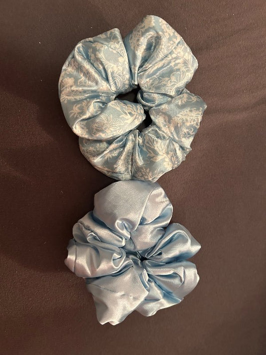 2 satín scrunchies