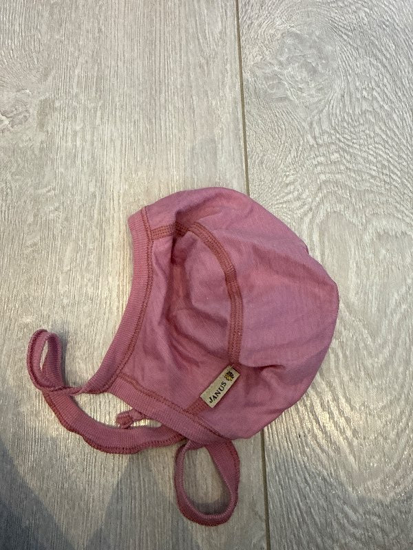 Janus bleik húfa