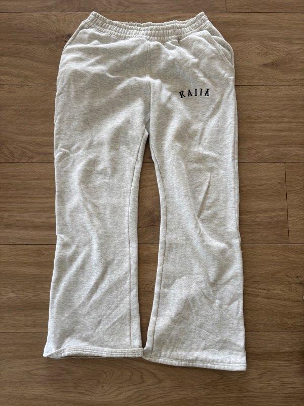 Kaiia sweats