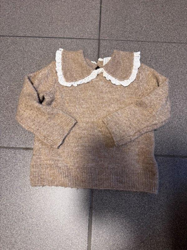 Kremuð H&M peysa