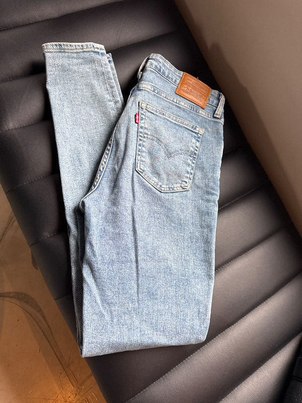 Levi’s 721 high rise skinny gallabuxur