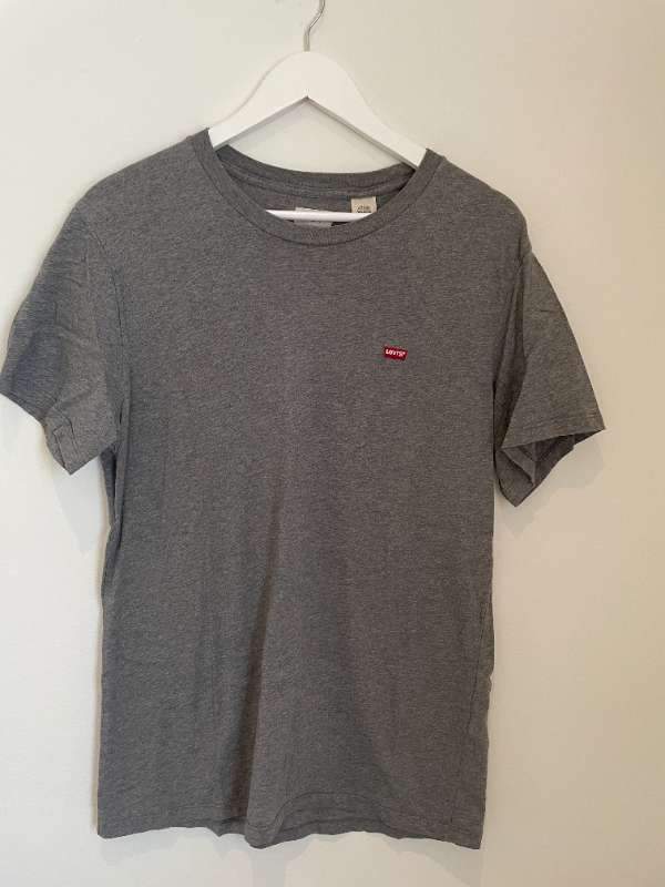 Levi's stuttermabolur