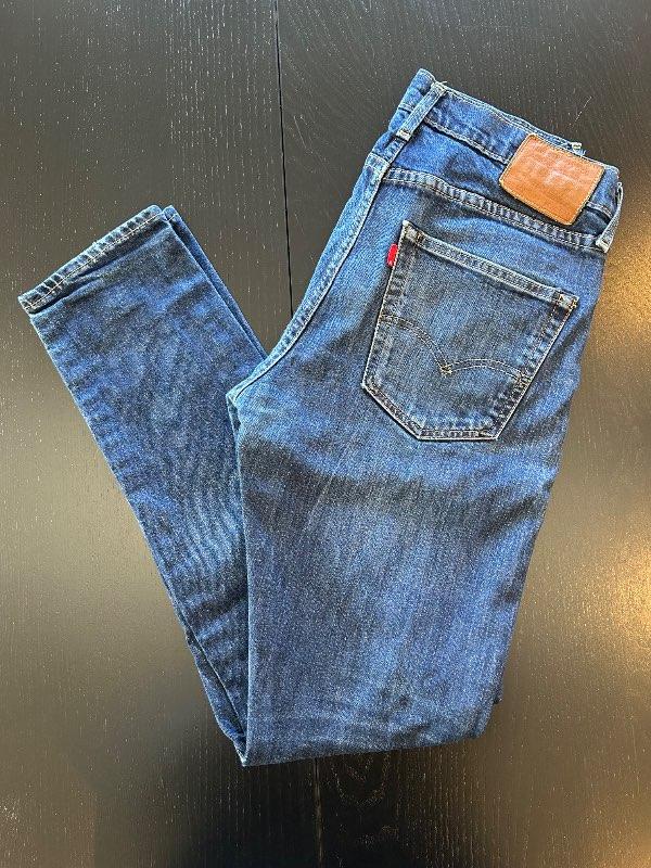 Levis 512