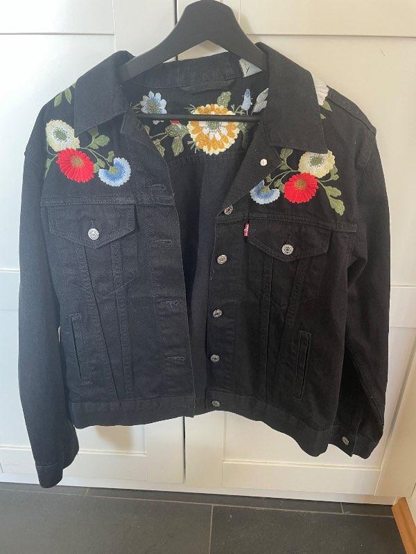 Levis blóma gallajakki