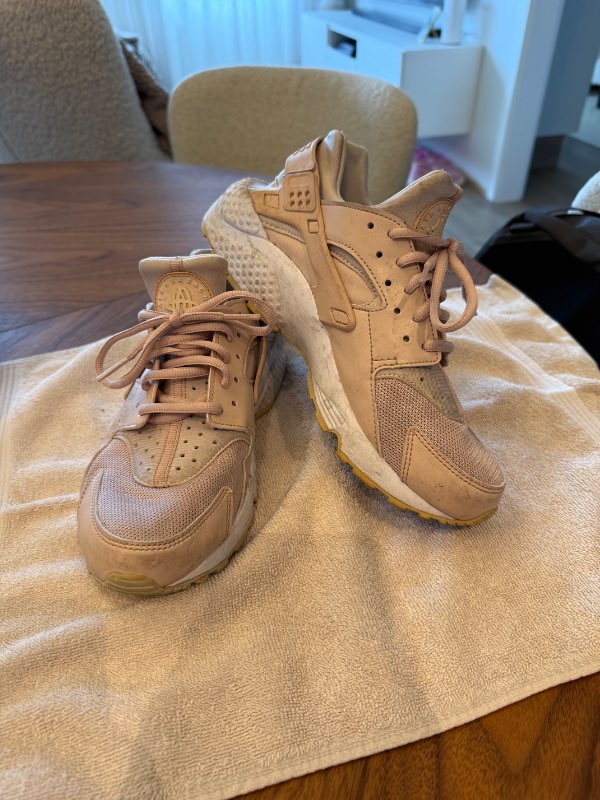 Ljós bleikir Nike Air Huarache