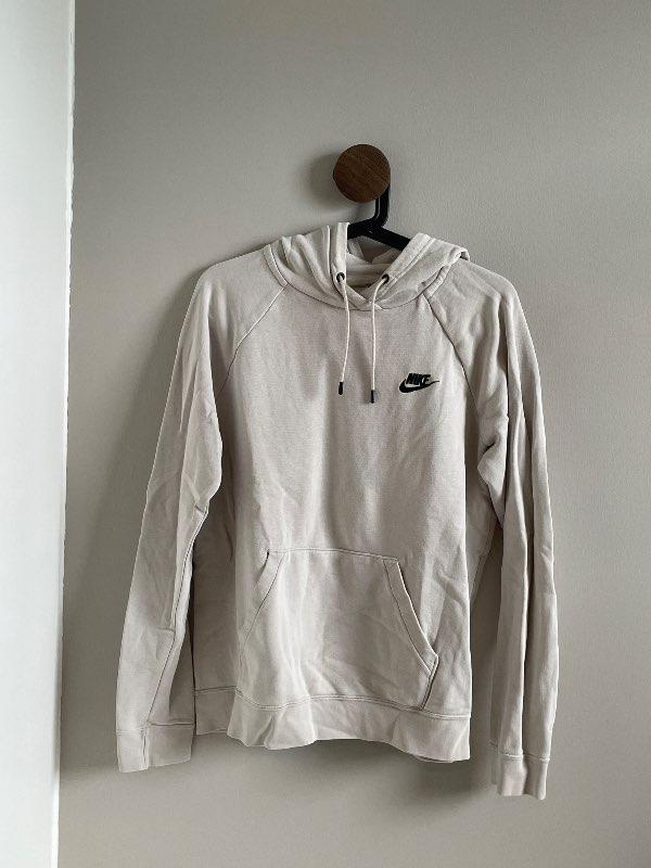 Ljós nike hettupeysa