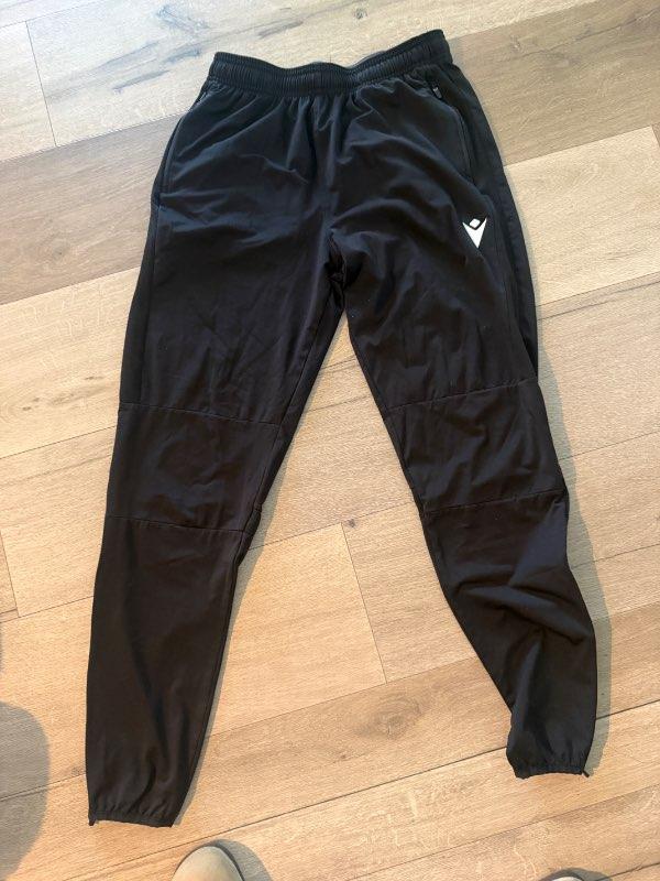 Macron buxur