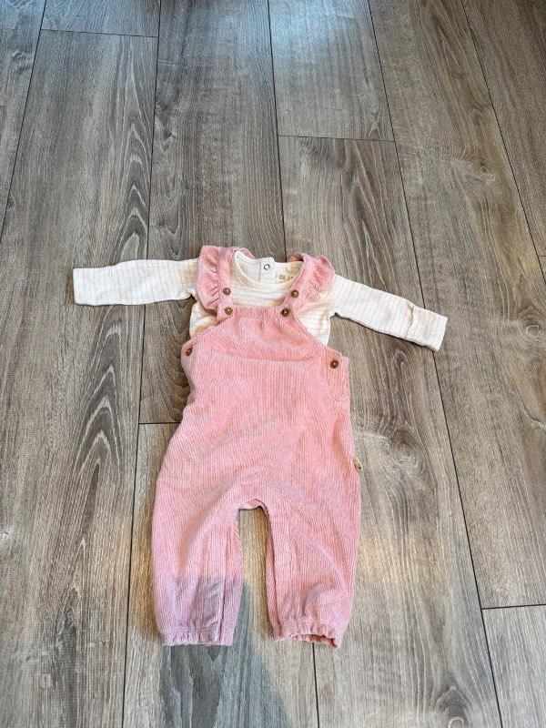 Maybe baby smekkbuxur og samfella