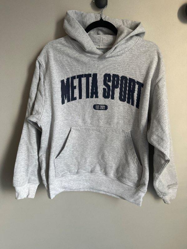 Metta hettupeysa