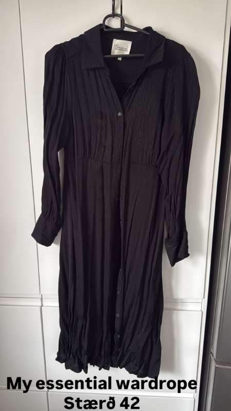 My Essential Wardrope