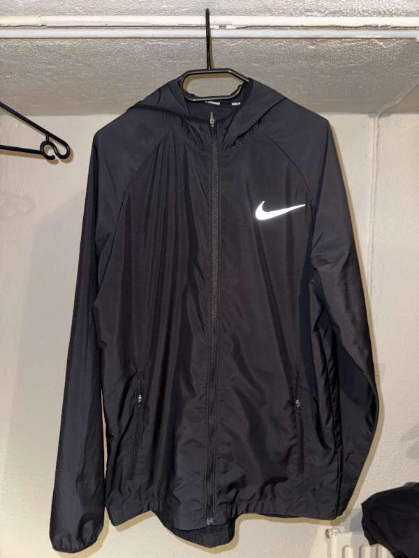 NIKE WINDBREAKER