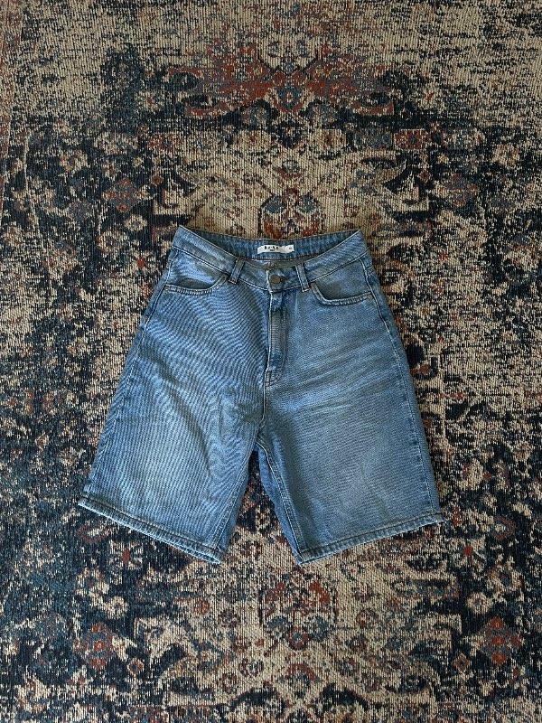 Nakd jorts
