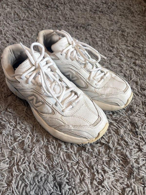 New balance hvítur strigaskór