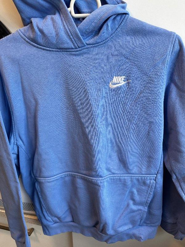 NiKE blá hettupeysa