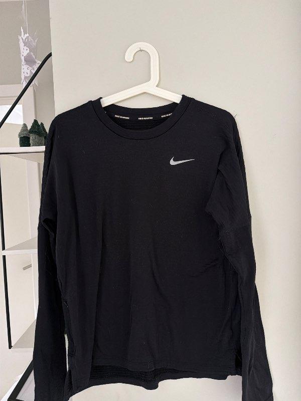 Nike Dri-Fit peysa