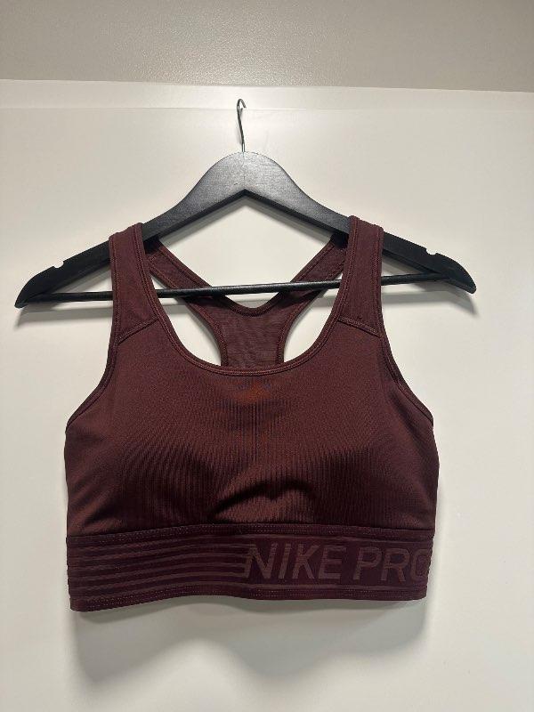 Nike Pro íþróttatoppur