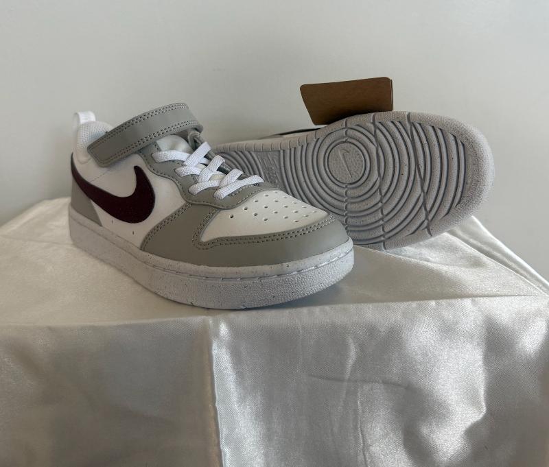 Nike Skór - ónotaðir (Merki meira brúnt en á mynd)