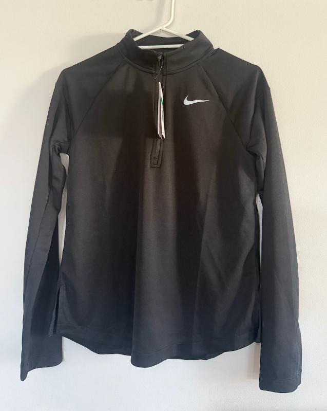 Nike Svört Hálfrennd Peysa - Ónotuð