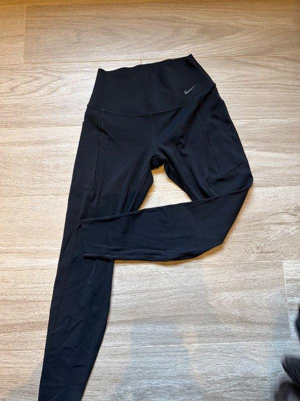 Nike Universa M