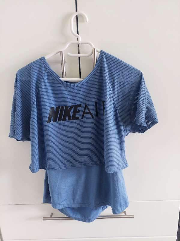 Nike blár bolur