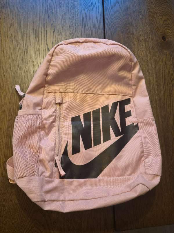 Nike bleik taska