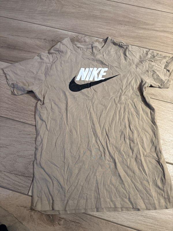 Nike brunn