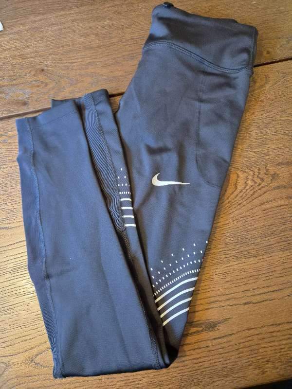 Nike buxur mesh niðri