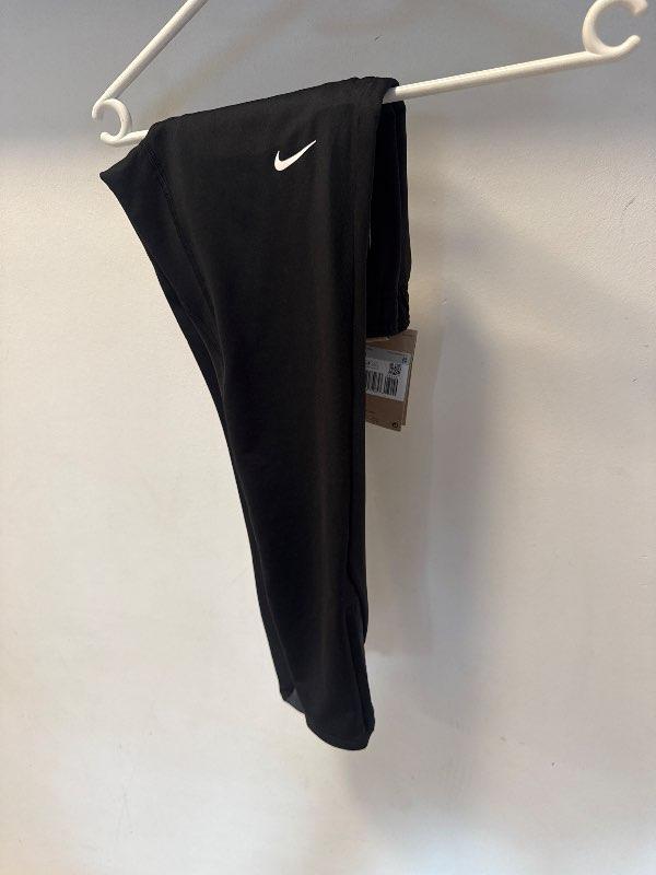 Nike buxur nýjar  xs