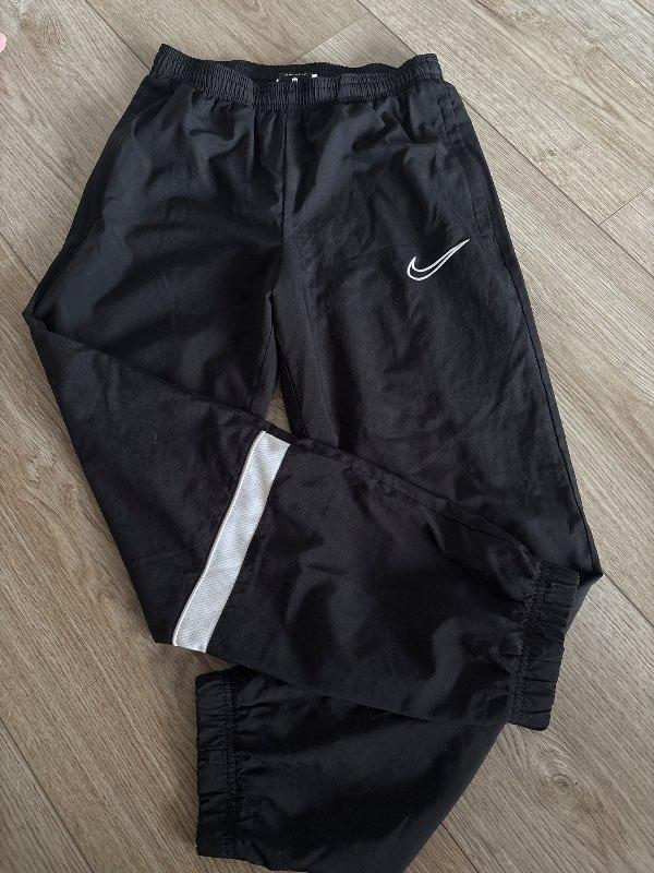 Nike buxur svartar