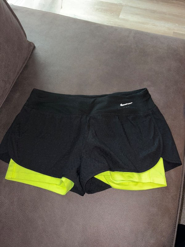 Nike dri-fit stuttbuxur