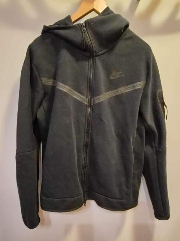 Nike fleece tech hettupeysa