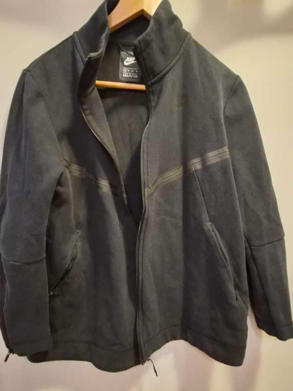 Nike fleece tech rennd peysa