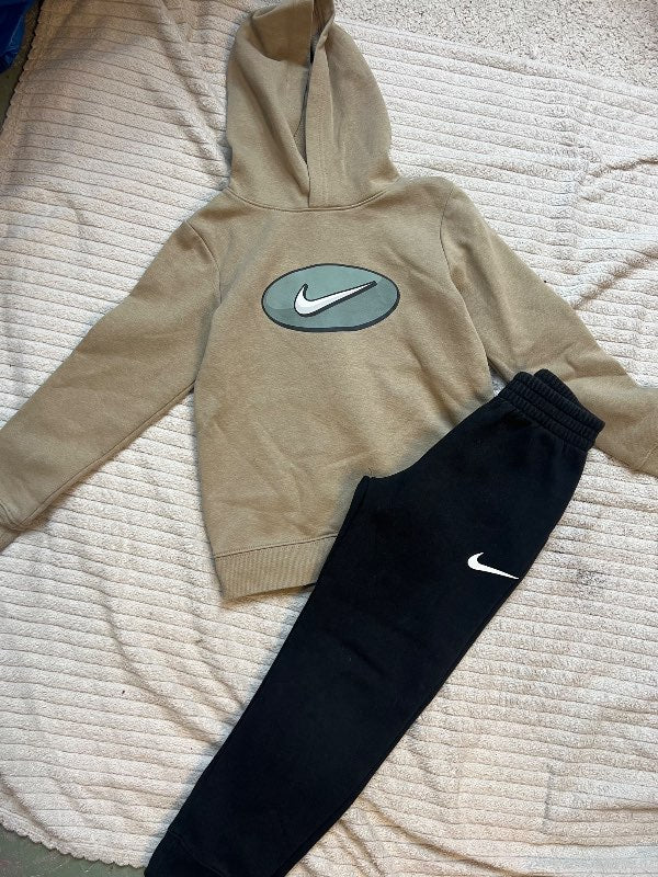 *Nike galli