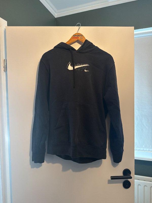 Nike hettupeysa