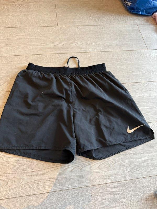Nike hlaupastuttbuxur