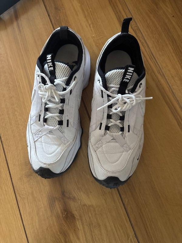 Nike hvítir skór