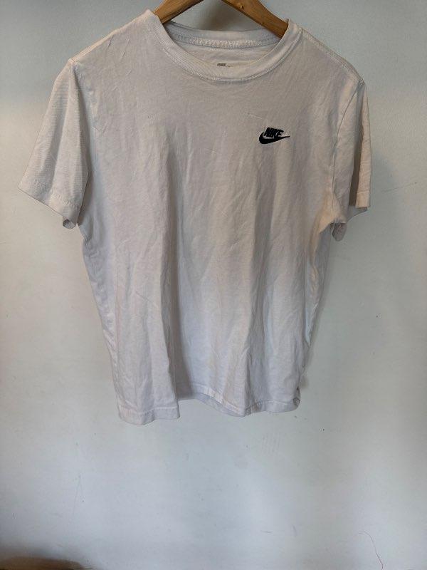 Nike hvítur bolur xl