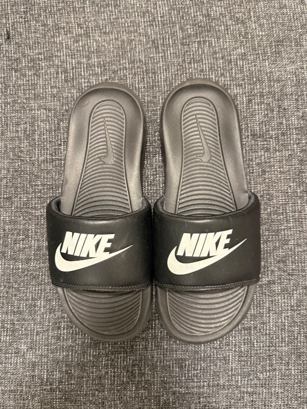 Nike inniskór