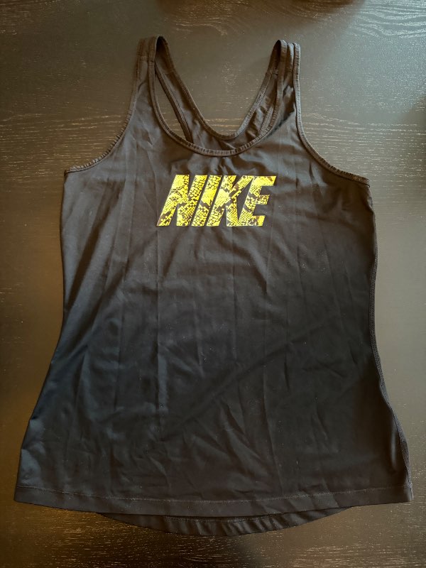 Nike íþróttabolur