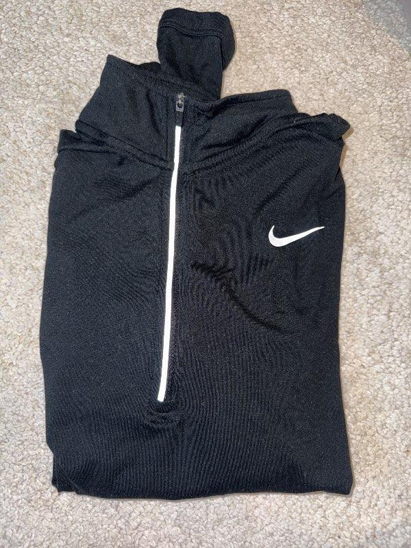 Nike íþróttapeysa